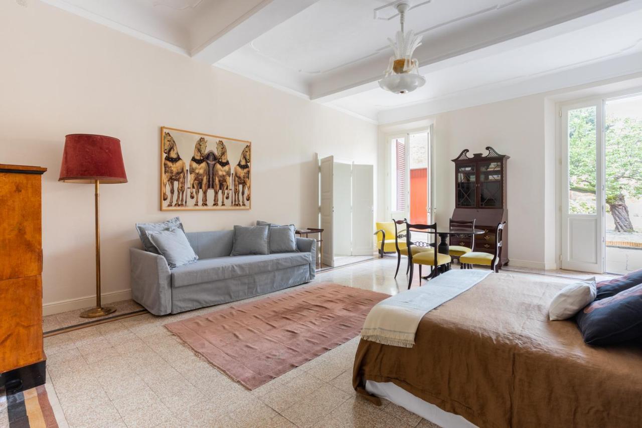Palazzo Sabbioni Suite Del Conte Elegant Suite In Old Monastery City Center Ferrara Exterior foto